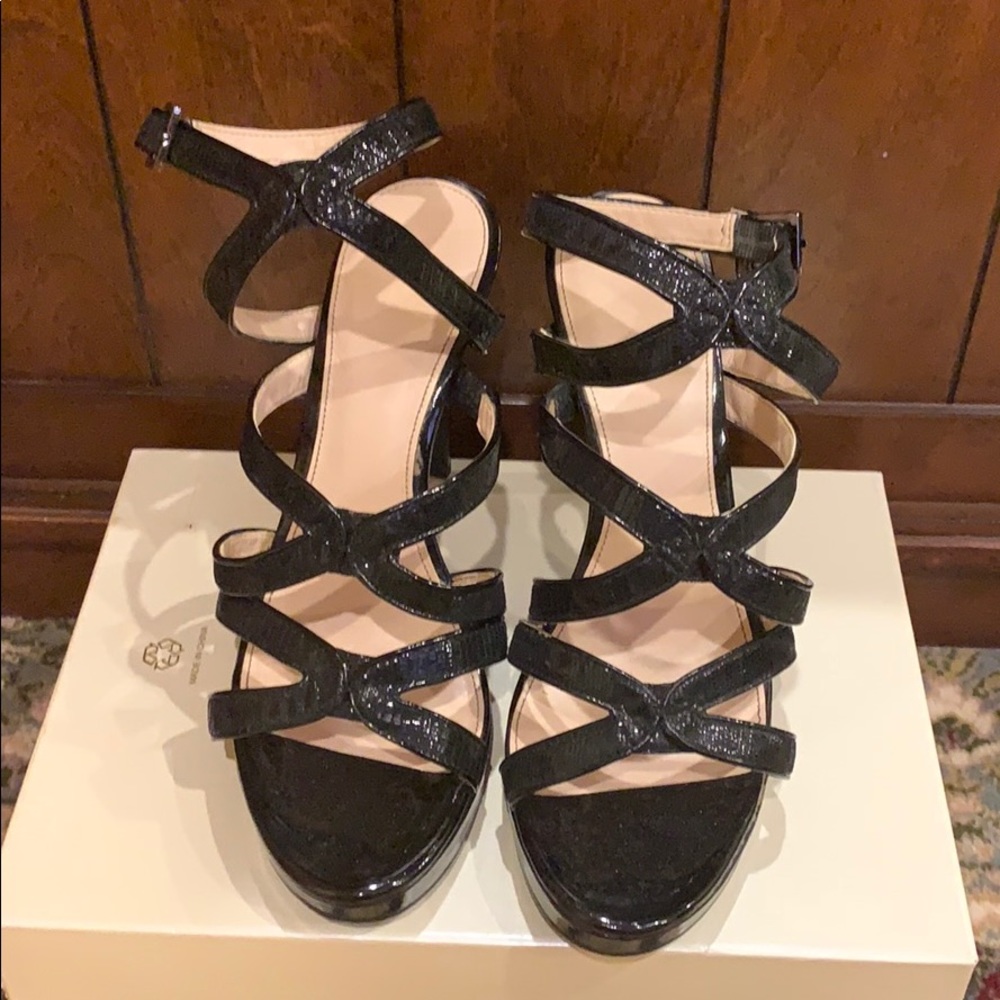 Calvin Klein platform sandals - size 9